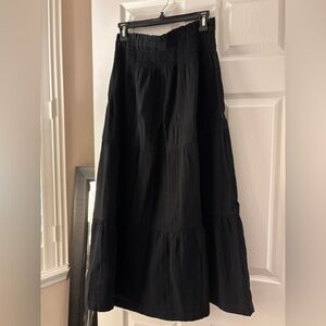 Gap gauze cotton skirt, small black, like new.